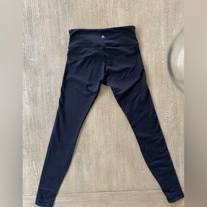 Lululemon Wunder Under mid-rise size 6